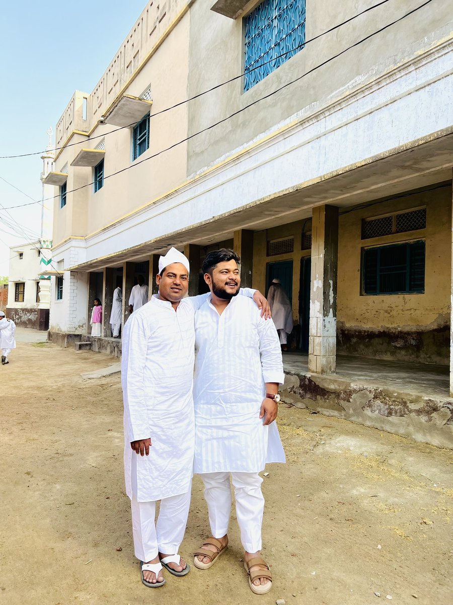emad__hamid's tweet photo. Eid-ul-fitr Mubarak🌙❤️ https://t.co/JSzE89deU4