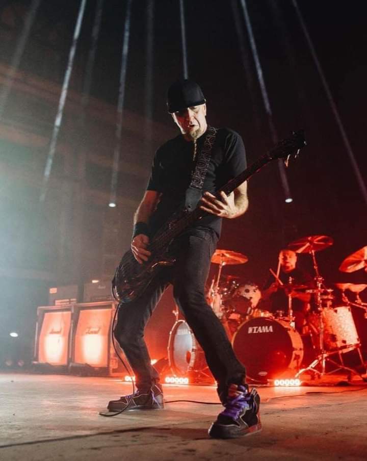 I d like to wish a happy 49th birthday to Shavo Odadjian, bassist for System of a Down! 