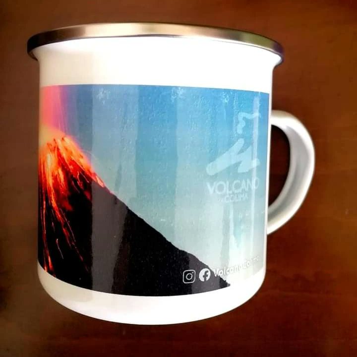VolcanoColima's tweet photo. No importa si es en la ciudad, la playa o la montaña, acompaña tus aventuras con la #tazavolcánica #tazavolcanicavintage
 La única que se adapta a tus actividades ☕🌋 #tazadepeltre #tazadelvolcan #tazadecolima #tazadecafe #VolcandeColima
Pedidos @VolcanoColima https://t.co/OXvYv6VqEL