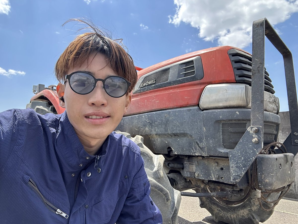125base_niigata's tweet photo. 合同会社125BASEの圭���です。
晴天の青空の下、畑いじりました。
たのちかったでちゅ。
 #新潟  #三条市  #125BASE  #農業 https://t.co/cazDkyW8TX