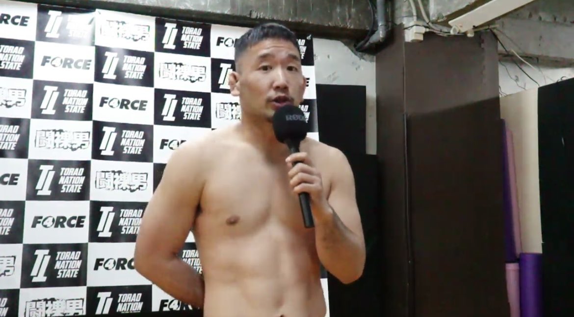 junji_mma's tweet image. 直島弘晶「最後は得意のバギーチョークで一本勝ちしたいと思います」
小川隼人「最後は得意のバギーチョークで極めたいと思います」

笑😆👍

#sooto0423
#FORCE17
#修斗ジム神戸
#STGK
#これが修斗ジム神戸
#事の発端は青柳洸志選手