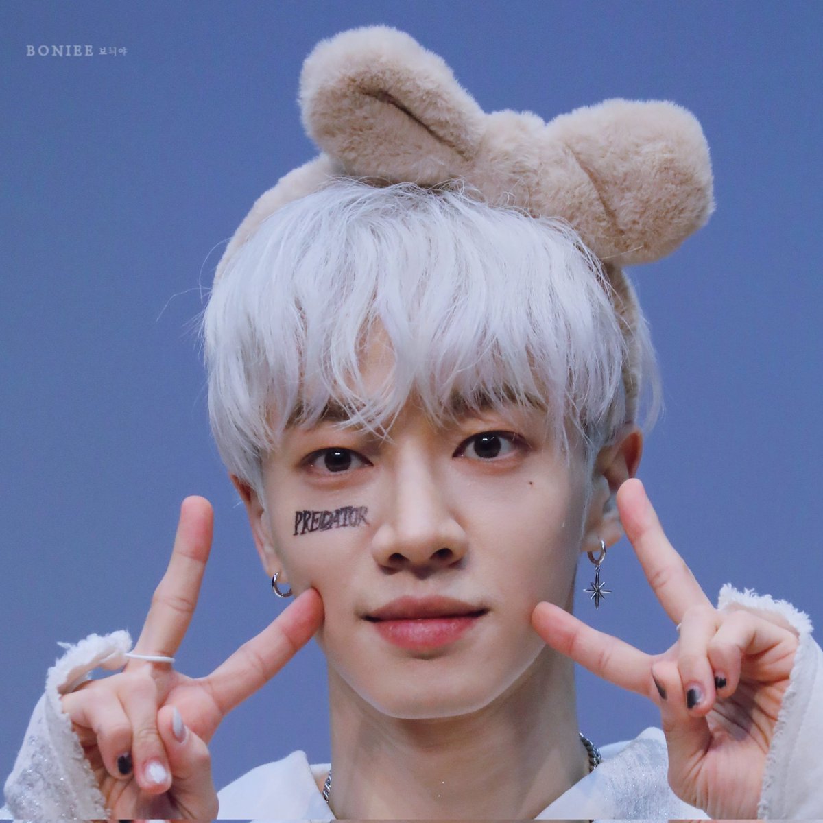 boniee_gk's tweet photo. 2023.04.21 뮤직코리아 대면팬싸 

하트쁘이💚✌️와 쁘이쁘이✌️✌️

#이기광 #기광 #LEEGIKWANG 
#하이라이트  #HIGHLIGHT 
#PREDATOR  #프레데터 
@900_330 https://t.co/BPcgg8QtSZ