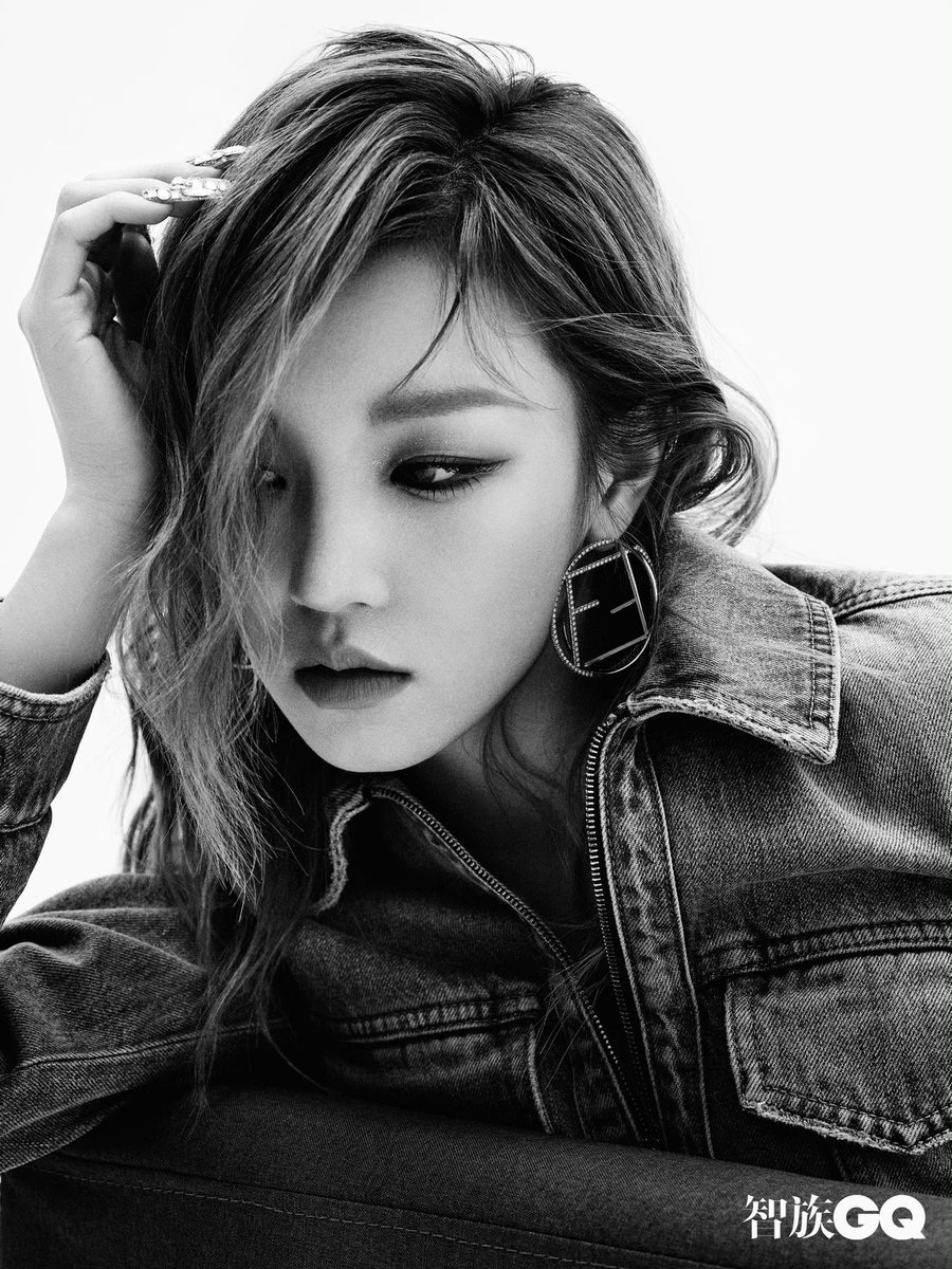 idlecharts's tweet photo. #YUQI has been featured in 10 fashion magazines in 2023 so far, in only 4 months:

Cosmopolitan Korea
Vogue China
Vogue+ China
Marie Claire Korea
Super ELLE China
Harper's Bazaar China
XBlush
BOBOSNAP
Esquire fine
GQ China https://t.co/wqBQWq79Et