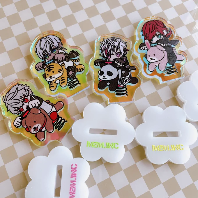 せめよんアクスタきたぁ めちゃかわいい!(自画自賛)ちいさくてキラキラでかわいいよ 全人類見てくれ 