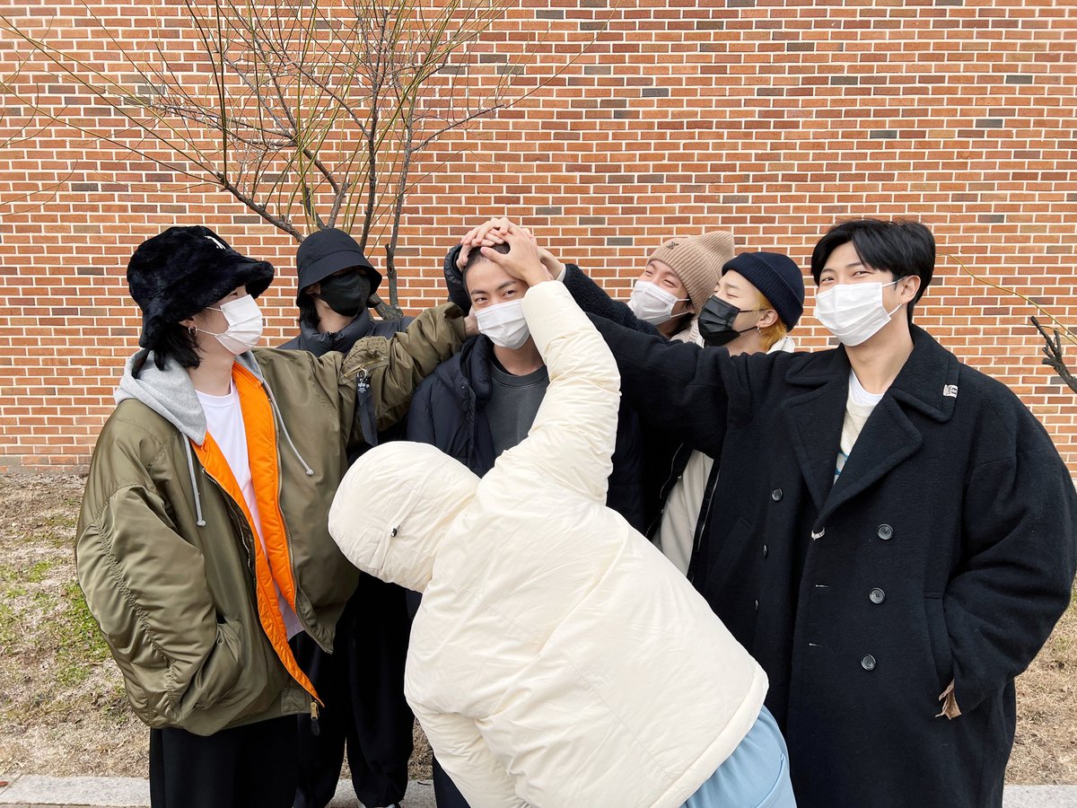 AfroditiHelen's tweet photo. We miss you #jinoppa
@BTS_twt https://t.co/qpQDEhUbPn