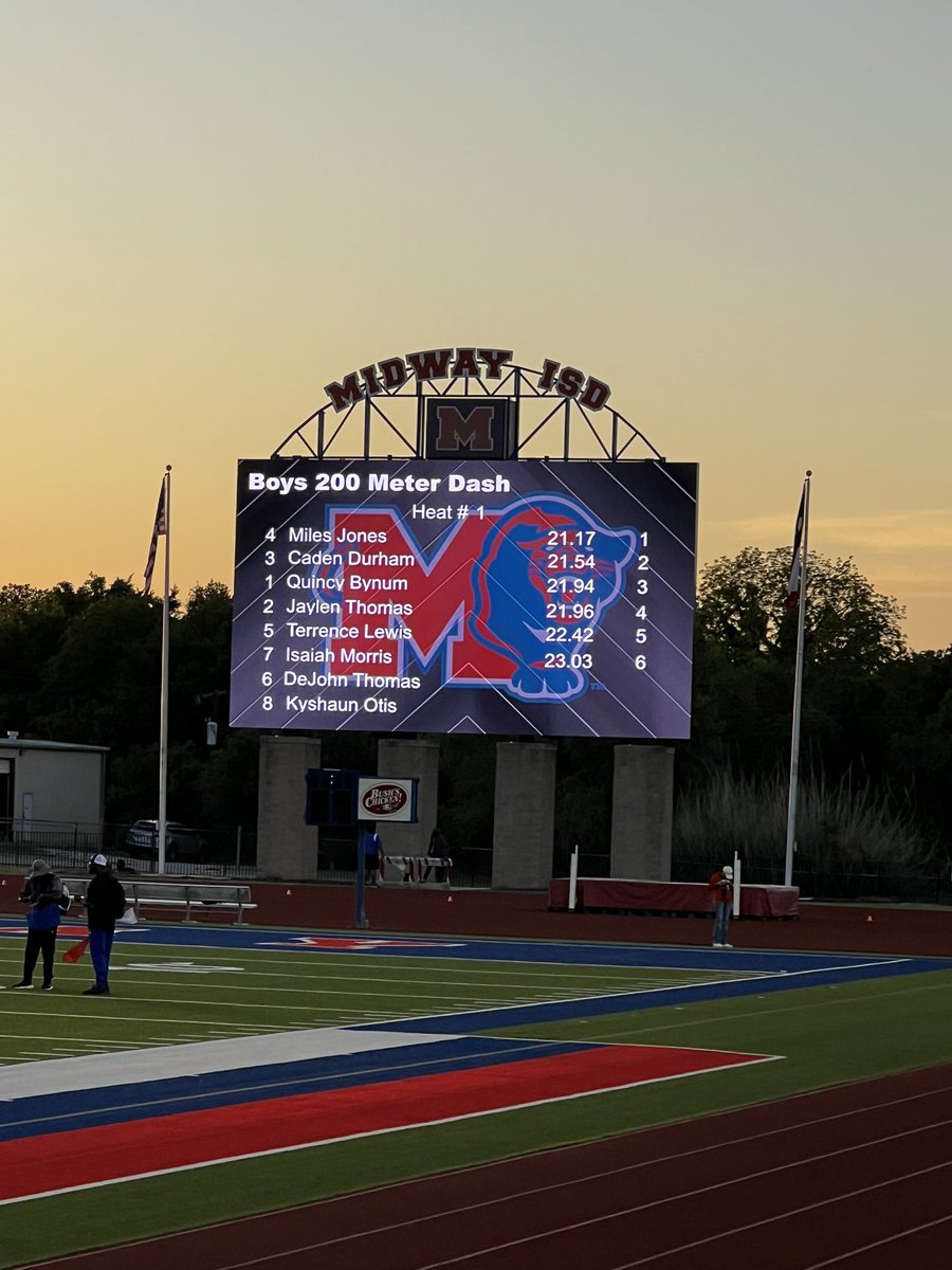 LRHSBOYSTRACK's tweet photo. Miles does it again. area champion in the 200 with a blazing fast 21.1 https://t.co/5qVztQ7HhW
