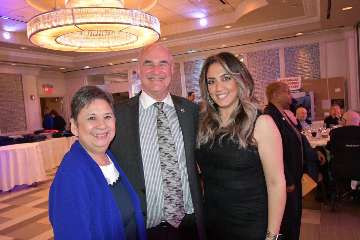 Wonderful evening at the @NYS_FOP Memorial Lodge 100 Awards dinner. Congratulations to all the awardees. 

Always great spending time with the LOD families. 

Great seeing you as well @Grasso4Queens and good luck on the Queens DA race!