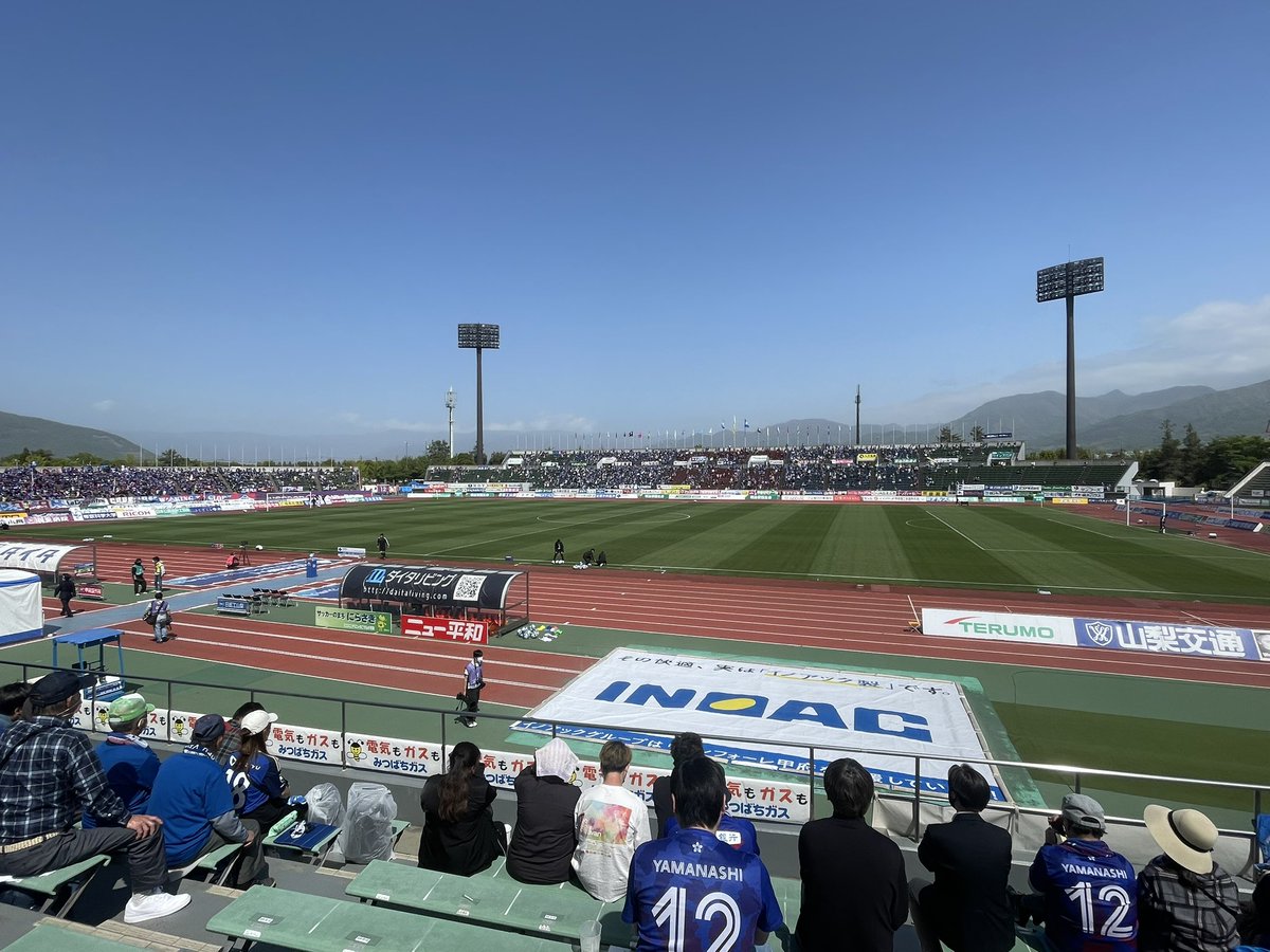 ripty_0314's tweet image. 甲府戦は現地応援です！！😏😏☀️

勝てますように🔥🔥🤲

サポーターの皆さんの応援今日も最高です📣いい写真が撮れました🤳

#FC町田ゼルビア 
#ripty