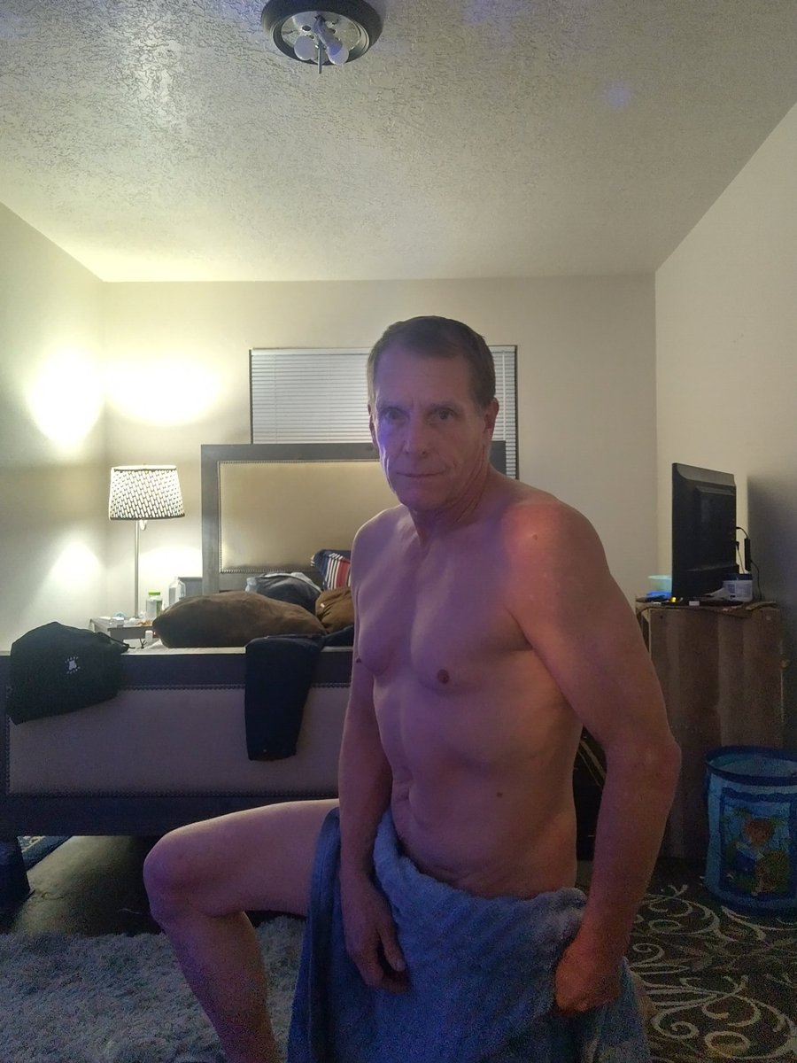 DavidBe38850647's tweet photo. @Dominurtrix I'm looking for a dominatrix I never did it before I can you help me with this https://t.co/5l0VACCLCz