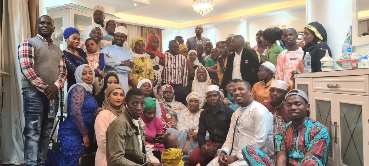 BurundiEgypt's tweet photo. Maadi Family:Diaspora Bdaise qui habite en🇪🇬,quartier Maadi, Initiateur de la célébration #fête #Eid #Fitri de la Diaspora Bdaise en🇪🇬. L'Amb @RachidSheikh et personnel de l'Amb étaient présents. Échange sur participation aux #activités des #Diasporas en #juillet 2023 au #Bdi. https://t.co/LMZuq8JP46