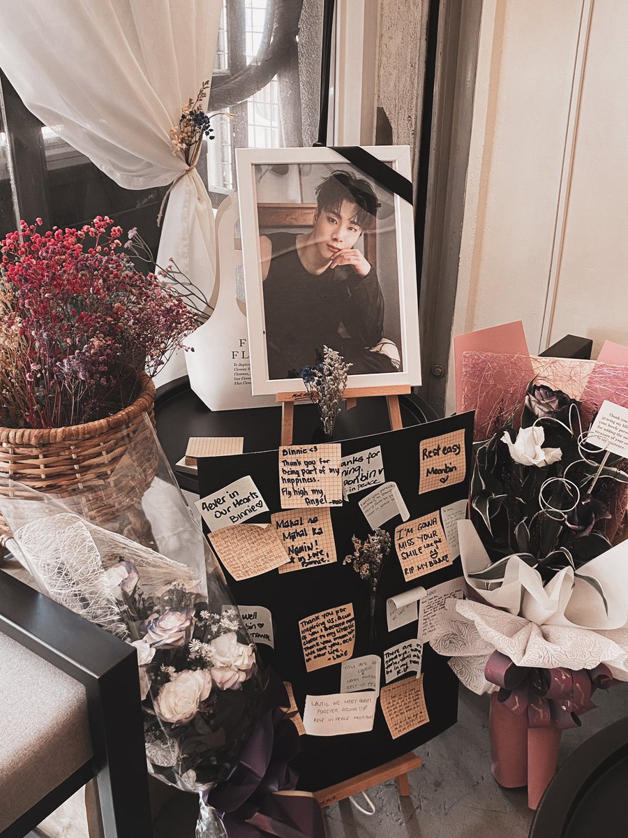 unnie_cafe's tweet photo. Paalam Moonbin 🕊️
#RIP_Moonbin @KPOPSTANS4GG https://t.co/k3f1DJFHjP