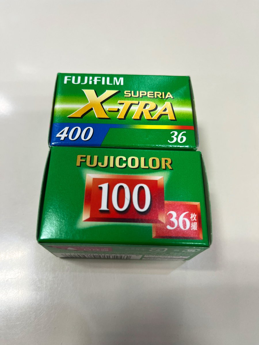 tohophoto's tweet image. #フィルム入荷　しました
#FUJICOLOR100 36枚撮　と
#SUPERIA ｘ-TRA400 36枚撮
の2種類入ってます
日中、晴れた日は100で！
室内や曇りの日は400で！
使い分けするのもいいかもです！
#池袋ALTA
#サンシャイン 
#レトロ
#135フィルム