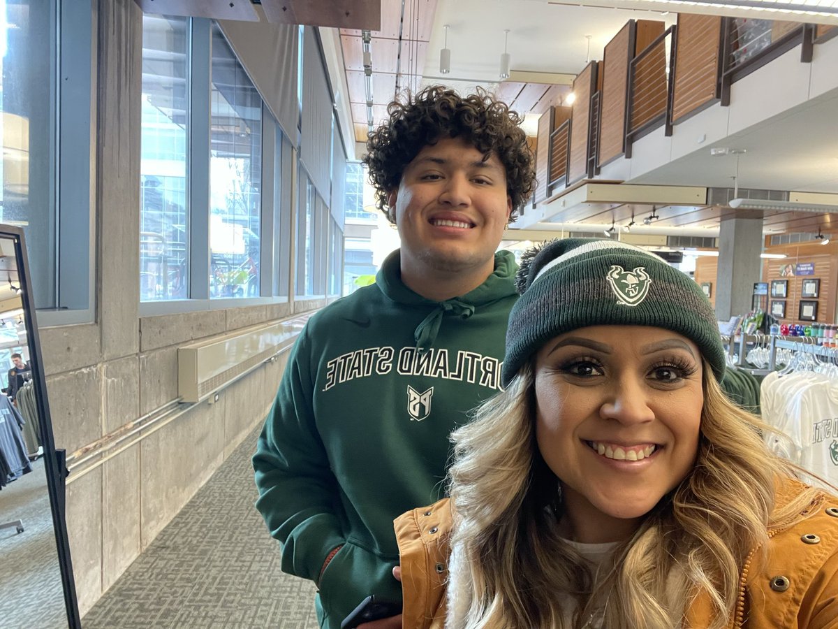 NancyPimentel33's tweet photo. Portland State Spring Game 🤍💚🏈 Can’t wait to see you play kid! @freddylujan28 #GodsPlan🙏🏼 #ProudMomma https://t.co/KyzGmojrq3