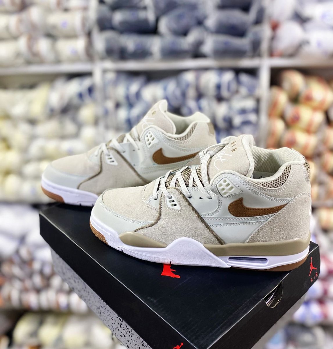 PAYAN SNEAKER STORE on X Nike Air Flight 89 LE BEIGE Available in Sizes EU 40 45 US 6 11 Price tag is Ugx 185 000 Call WhatsApp 256755393610 for deliveries This is PayanSneakers https t MHheQyVuyt ...