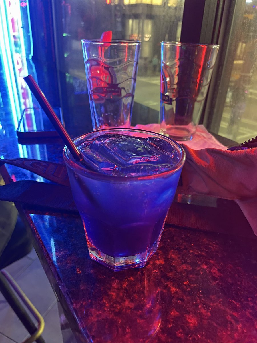 jnl_2394's tweet photo. ARMY bartender made me a purple drink💜 https://t.co/Ucu3irwBWh