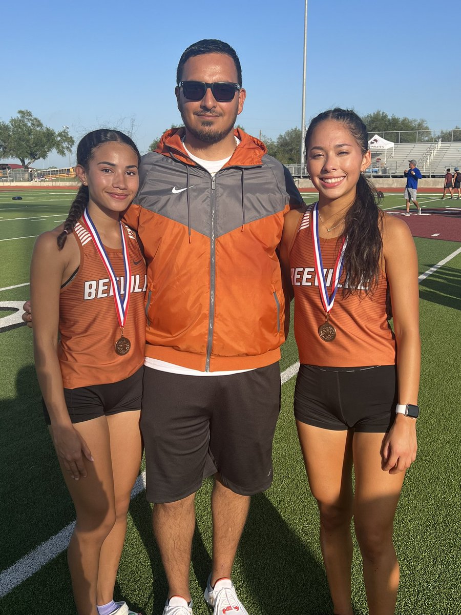 mjgonzales32's tweet photo. Congrats to my distance runners Jada Johnson and Erin Rivas! Jada returns to regionals in the 3200m run for the 3rd straight year! Erin qualifies for regionals for the first time in the 800m &amp; 1600m. Two of the hardest working kids I’ve had the privilege to coach! Very proud! https://t.co/WQkcquJ2EI