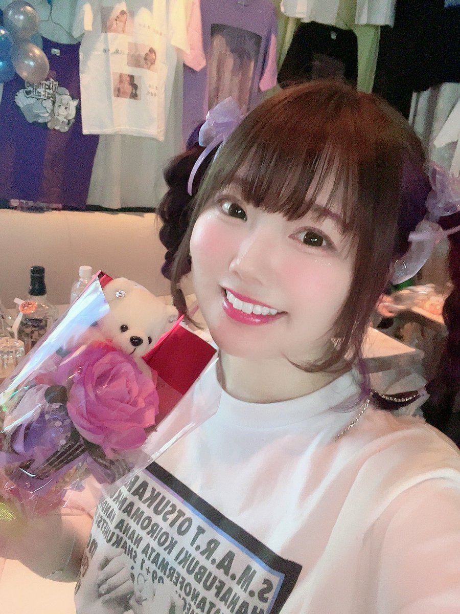 OM_MINAHO's tweet photo. 【本日】公演２日目ですがお席は
19:00〜ラストまでご予約のみで
🚨満席⚠️です🙇🏼‍♀️🙇🏼‍♀️
本当にありがとうございます🥺💜
沢山お問い合わせが来ており、皆さま入って頂きたいのですが難しく😭本当にごめんなさい🙇🏼‍♀️

昨日から謝る事ばかりの中
労いや応援のお言葉沢山嬉しいです😭
ありがとうございます😭✨ https://t.co/eWmQljgzAy