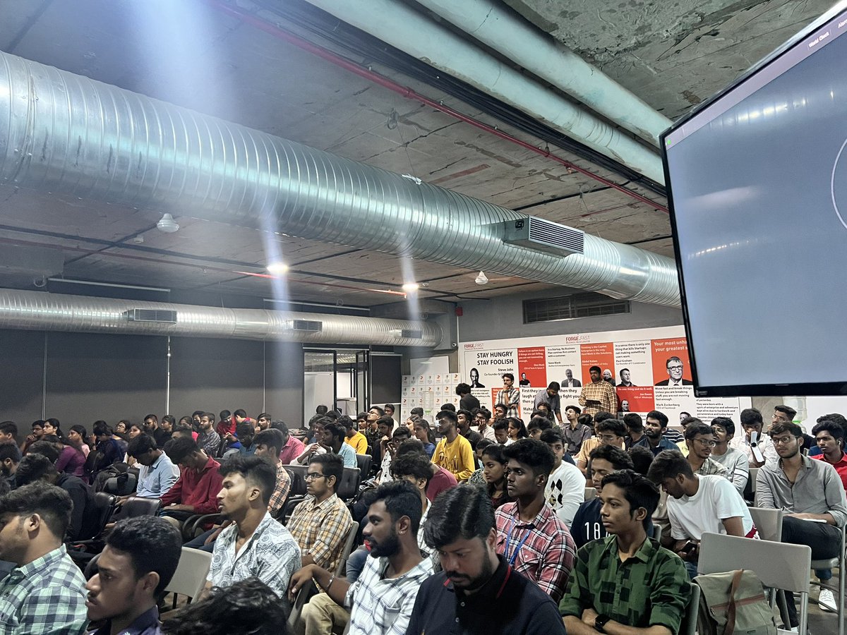 GDGCloudCBE's tweet photo. ๐ Houseful event at #CommunityCloudDays23 #GDGCloudCoimbatore ๐ Incredible keynote & captivating moments captured ๐ธ! Thanks to everyone who joined us for this unforgettable experience! ๐ฅ Stay tuned for more updates. #TechCommunity #KeynoteHighlights @AbiramiSukumara #gdgcbe https://t.co/8alDKPXHST