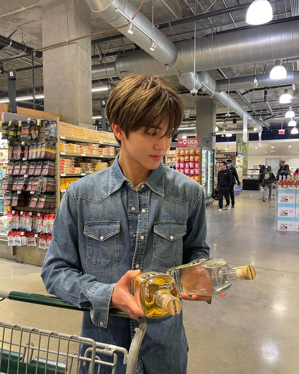 nejaemina's tweet photo. Grocery store at LA 🇺🇲🛒 https://t.co/4gVrulA2w4