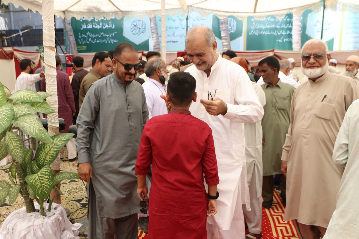 AliHussain_AH's tweet photo. جماعت اسلامی کراچی کے تحت ادارہ نورحق میں روایتی عید ملن کے موقع پر اپنے رہنما اپنے قائد امیر جماعت اسلامی کراچی حافظ نعیم الرحمن کو اپنے بیٹے شاہ زین کے ساتھ عید کی مبارکباد پیش کی۔۔❤️
@NaeemRehmanEngr
#eidulfitr2023 #eidmubarak2023  #eidfestival #karachi #eid2023 #eidmubarak https://t.co/olLZdZZDLD