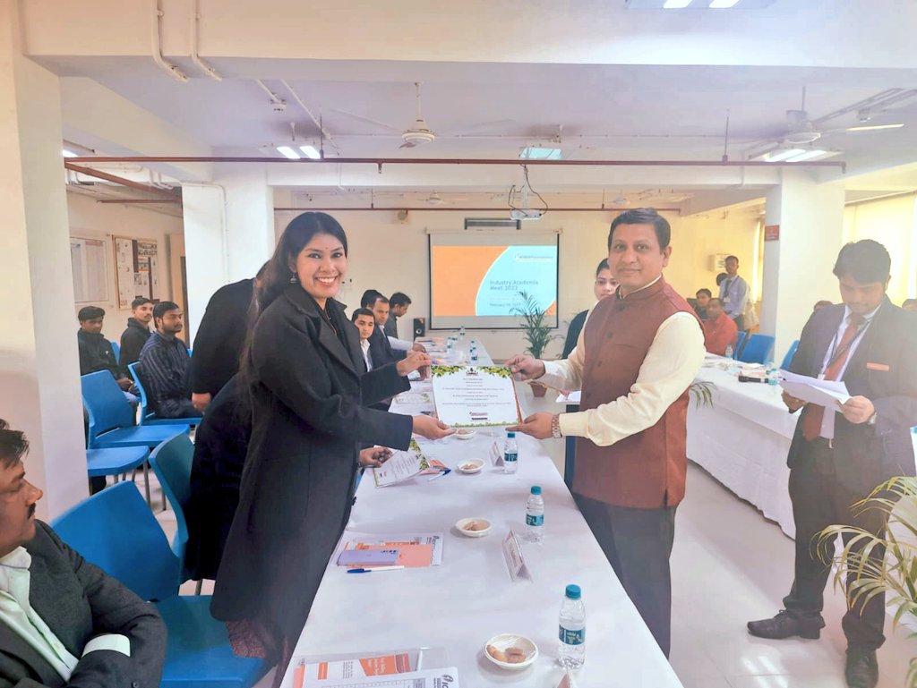 NarayanShriyam's tweet photo. Industrial Academia Meeting! It was really enriching to learn, unlearn and share the ideas with different industrial expertise and from different domains!  

#latepost https://t.co/IXrvnCbTxq