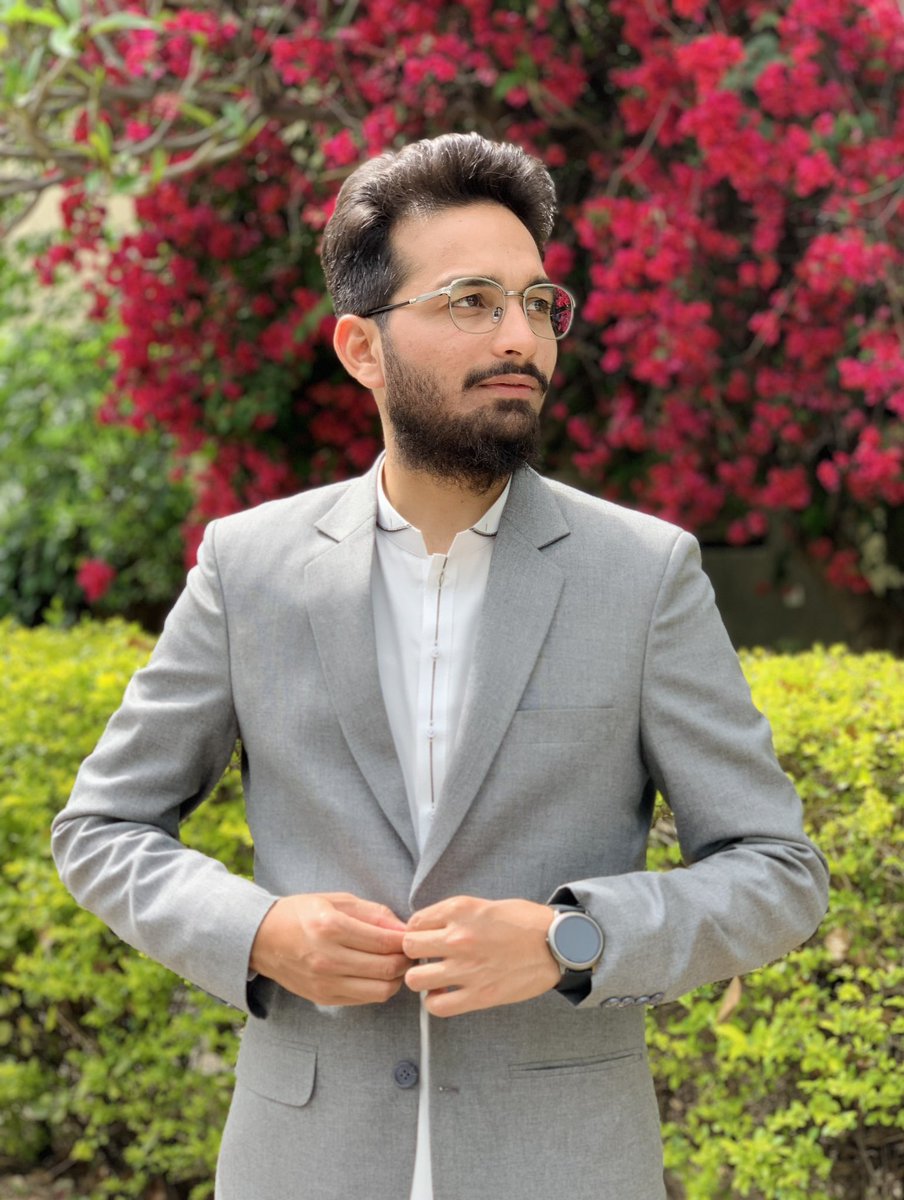 UsamaShafiq80's tweet photo. May Beautiful Flowers Keep You In Smiling Frame Of Happiness On Eid Day 💕
#eidulfitr2023 https://t.co/9JNhS7v604