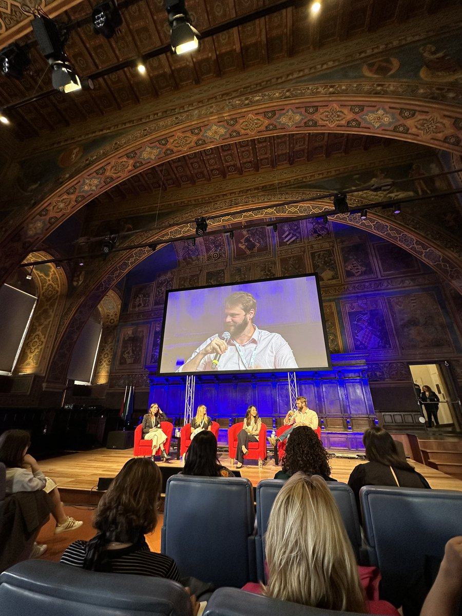 Very glad to see more and more journalists and media outlets being genuinely interested in native TikTok journalism and the work *many* colleagues are doing to reach young audiences, and tackle news fatigue and online misinformation 📲 #ijf23