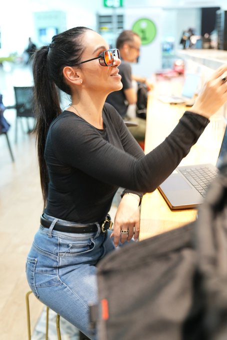 Paparazzi while I'm working in airport! 😁 @Stevemorireal https://t.co/qOHSjRRI07<a class="tags" href="/tag/stevemorireal">@stevemorireal</a><a href="/tag/phworthy"class="tags"><span>#phworthy</span></a>