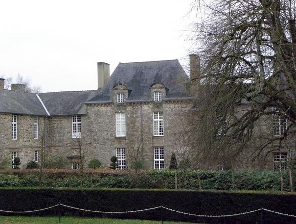 MonumentumFr's tweet photo. Château de la Ballue à #BazougeslaPérouse (#IlleEtVilaine) La position stratégique qu'occupe le château, sur une colline délimitant les pays de Combourg et de Fougères, lui a valu d'être fortifié très tôt. La te...
Suite 👉 https://t.co/ZwtStvzTcs
#Patrimoine #MonumentHistorique https://t.co/0Jus3BfTS0