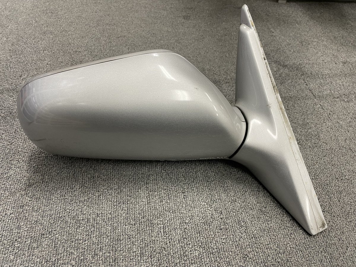 GTGarage1's tweet photo. 備品整理していると色々発掘されます！

このミラーはどの車種のだろうか？

#ガリバーGTガレージ https://t.co/ZcncneU95p