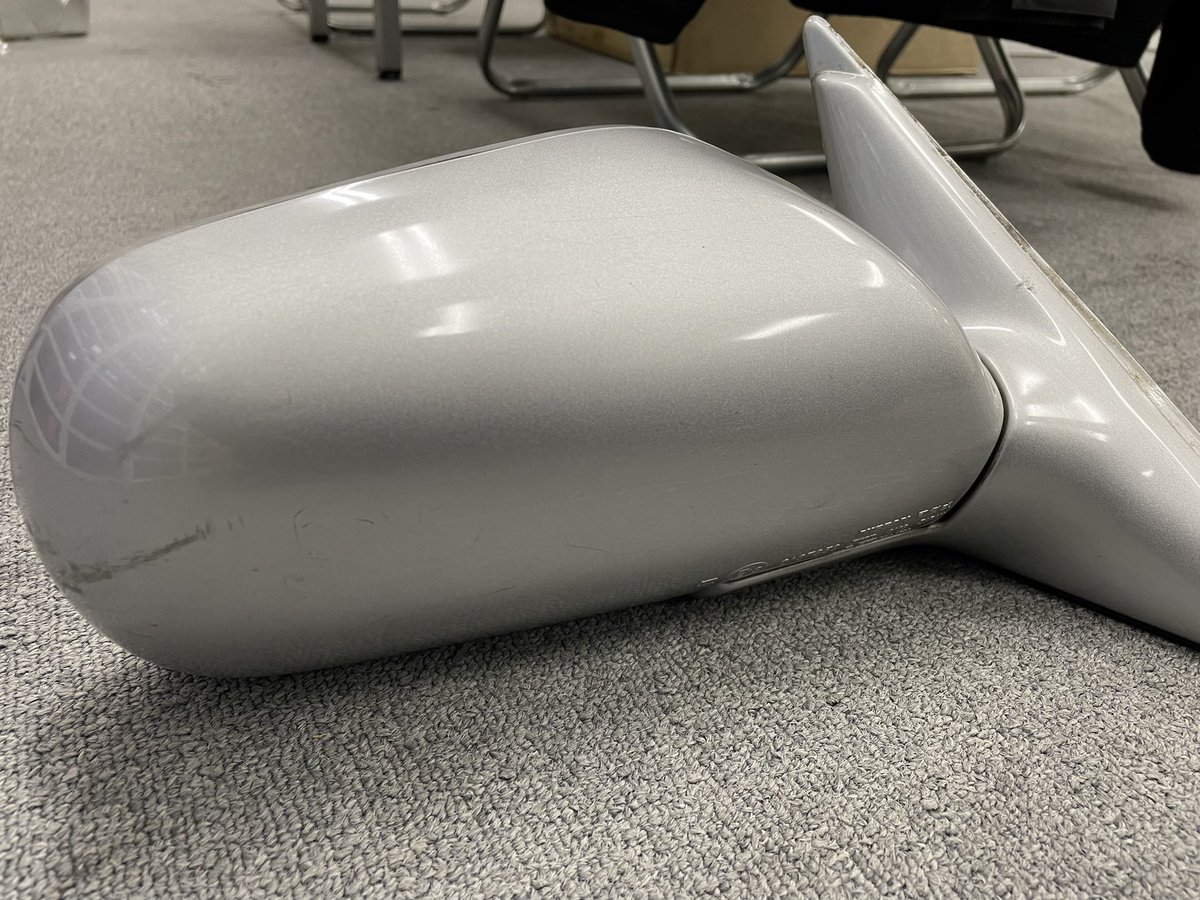 GTGarage1's tweet photo. 備品整理していると色々発掘されます！

このミラーはどの車種のだろうか？

#ガリバーGTガレージ https://t.co/ZcncneU95p