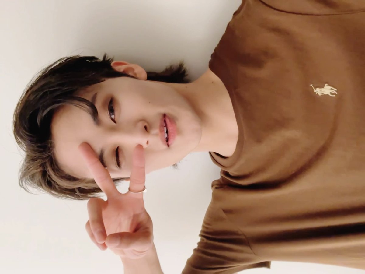 Ieemarkees's tweet photo. mark lee with eyebrow piercing https://t.co/hXHRfzPH5v