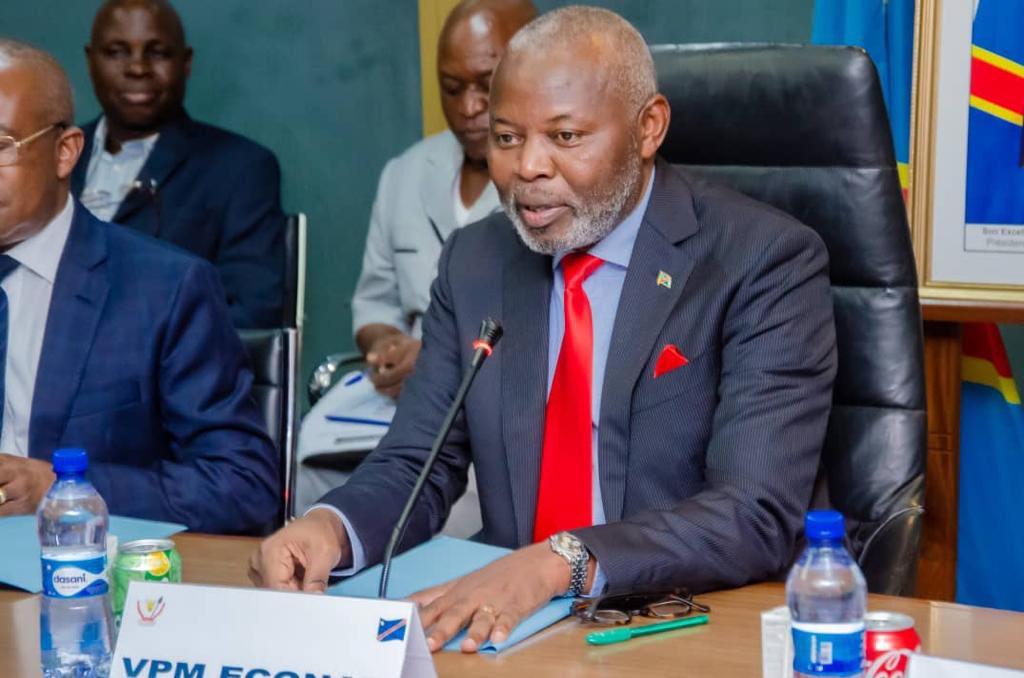 rispykilaba's tweet photo. @EconatRDC
Pour matérialiser la Couverture Sanitaire Universelle en RDC, Le VPM  @VitalKamerhe1 déterminé à poursuivre des réformes visant à rendre accessibles les produits et services de santé de qualité à toutes les couches de la pop congolaise.
@MichelMoto1 @BillyKambale1 https://t.co/ZFMD8PO8RO