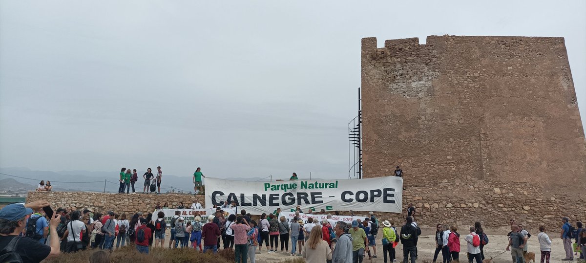 yuleando's tweet photo. Lectura final por la defensa del parque regional... Que parece mentira que no se defienda #CopeNoSeVende https://t.co/xRJLoZ0zrp