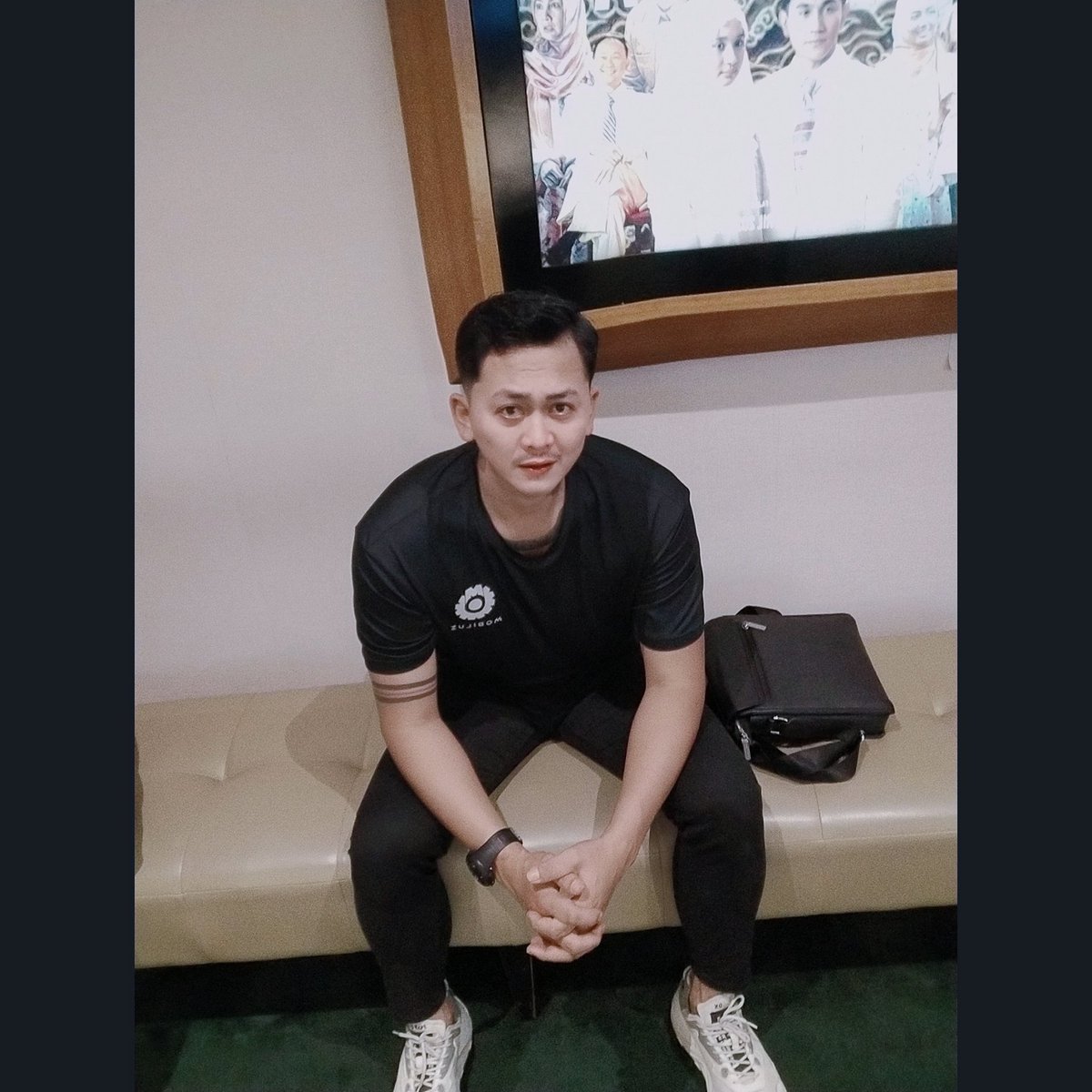BatamAlif77772's tweet photo. 📌 Batam
☎️0895-6242-60905
✅️ Safe,Privas!
Ready pijat in/out
Vcs bugil bertarif
@alif_massage
#batam 
#kepri 
#tanjungpinang 
#pijatbatam 
#massagebatam 
#pijatpriabatam 
#bobatam
#btcgaymassage https://t.co/wa0NuRw9k9