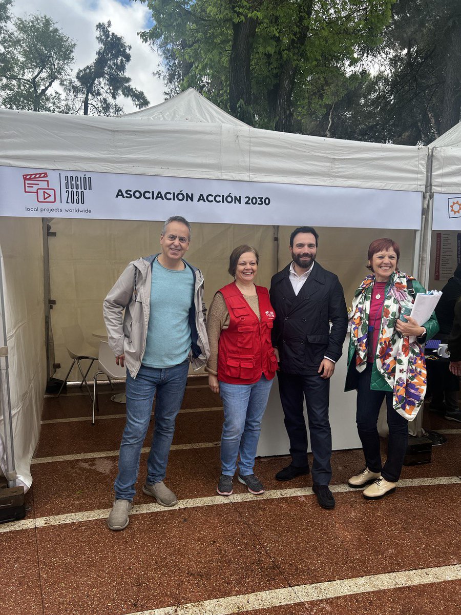 AngelNinoQ's tweet photo. El tejido asociativo juega un papel importantísimo en el día a día de los distritos. 

Invitamos a todos los vecinos a la Feria del Asociacionismo de #CiudadLineal para conocer el trabajo y las iniciativas de las asociaciones.

📍Ven hoy al Auditorio del Parque Calero y participa https://t.co/PneSryIEsZ