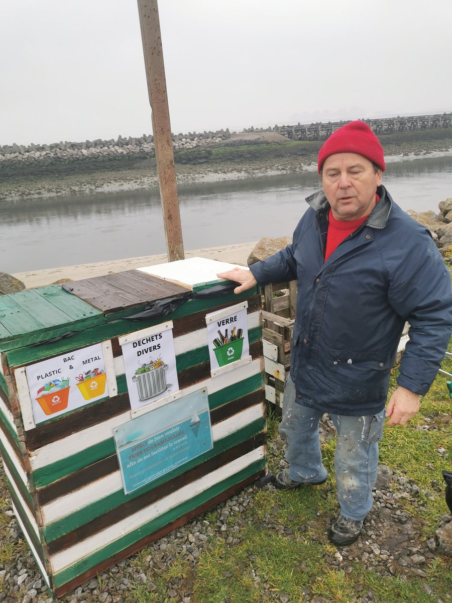 sony_clinquart's tweet photo. Grand Fort au sens propre !
Ce matin malgré la pluie on nettoie la zone de l'Estran, la plage, la jetée, le chenal
Merci aux bénévoles &amp; habitants et enfants 
Eco Cap, le Centre socio culturel, @SeaShepherdFran
Heritage maritime des rives de l'Aa
#granddefi https://t.co/tFwk7IRLqr