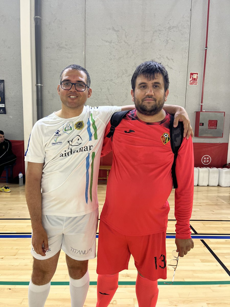 CiudadDeMurcia's tweet photo. Liga #Fedemips
ADAPTADO | ❤️🖤⚽♿
Victoria rojinegra en San Pedro del Pinatar frente a @Aidemardeportes (2-6)
¡Enhorabuena equipo!
❤️🖤⚽ #FútbolPopular https://t.co/FIMbJG7IUu