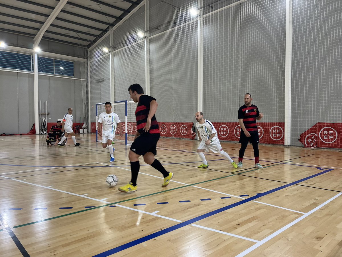 CiudadDeMurcia's tweet photo. Liga #Fedemips
ADAPTADO | ❤️🖤⚽♿
Victoria rojinegra en San Pedro del Pinatar frente a @Aidemardeportes (2-6)
¡Enhorabuena equipo!
❤️🖤⚽ #FútbolPopular https://t.co/FIMbJG7IUu