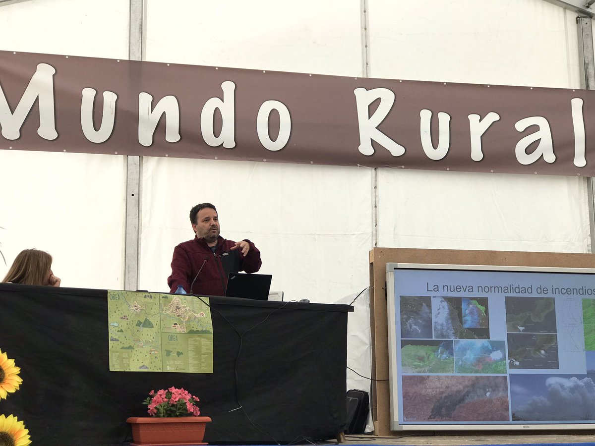 Marc Castellnou reclama gestión del paisaje si queremos tener éxito frente a #GIF . No queremos más recursos para apagar, es un modelo que ha llegado al límite , no podemos apagar incendios con esta generación de energía. No es el #CambioClimatico es la acumulación de vegetación