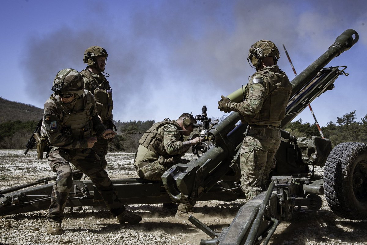 FuT2fCfX0AIbzSb?format=jpg&name=medium