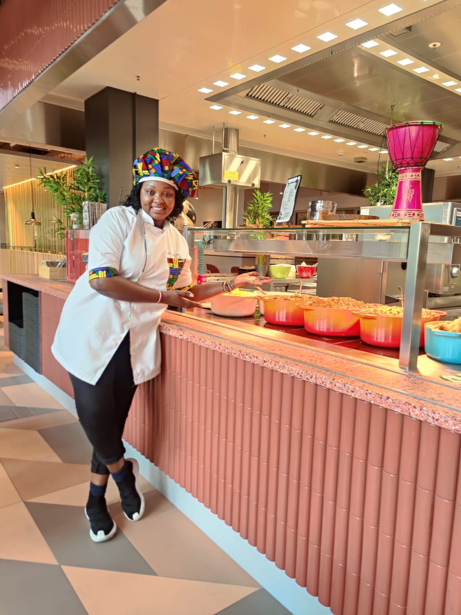 Leahsunrays's tweet photo. We made it to the HEART FRANKFURT with our AMAZING meals. Thank you all that made it to dine with us https://t.co/y31hDY7Tyr
