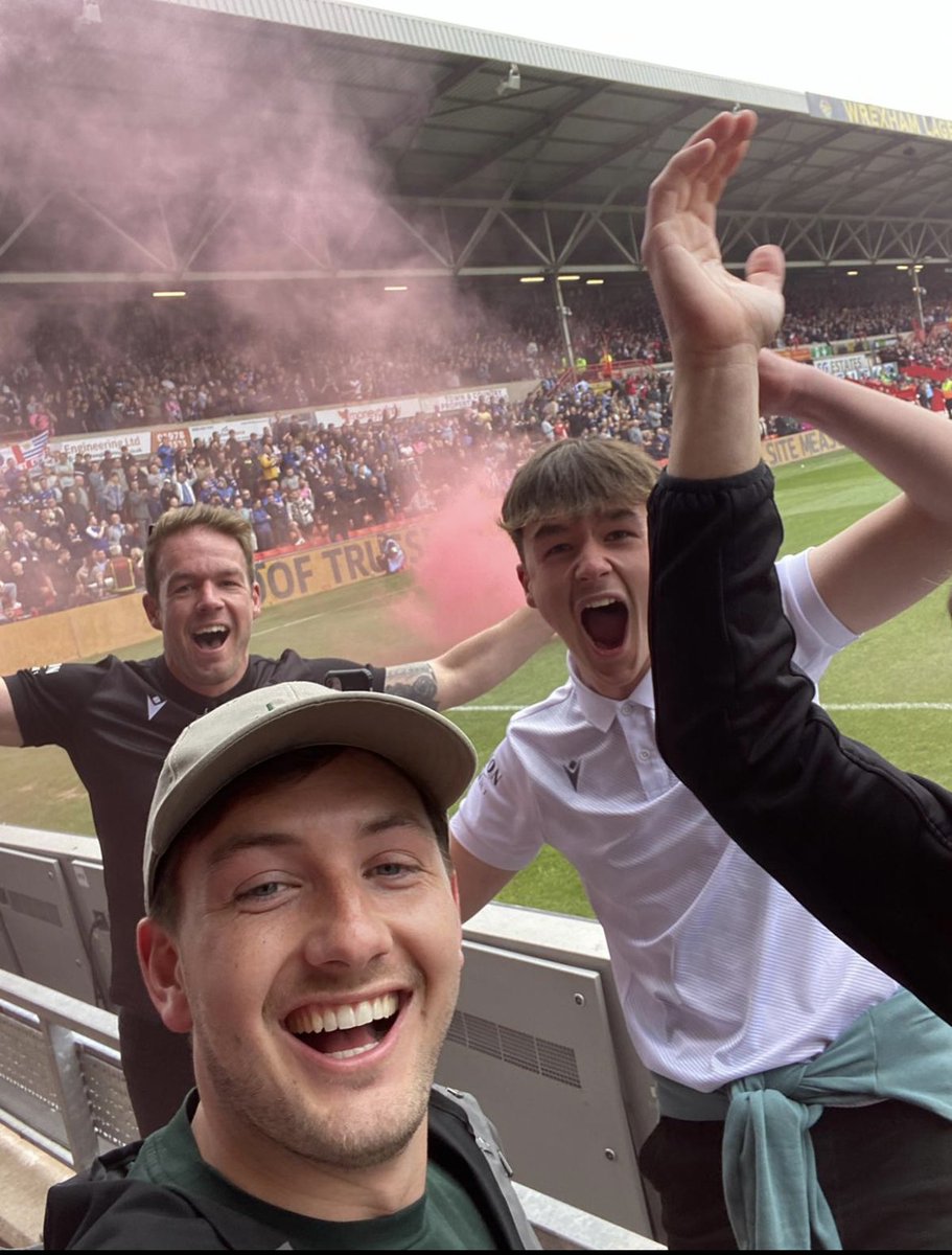 Iwan Lloyd tweet media