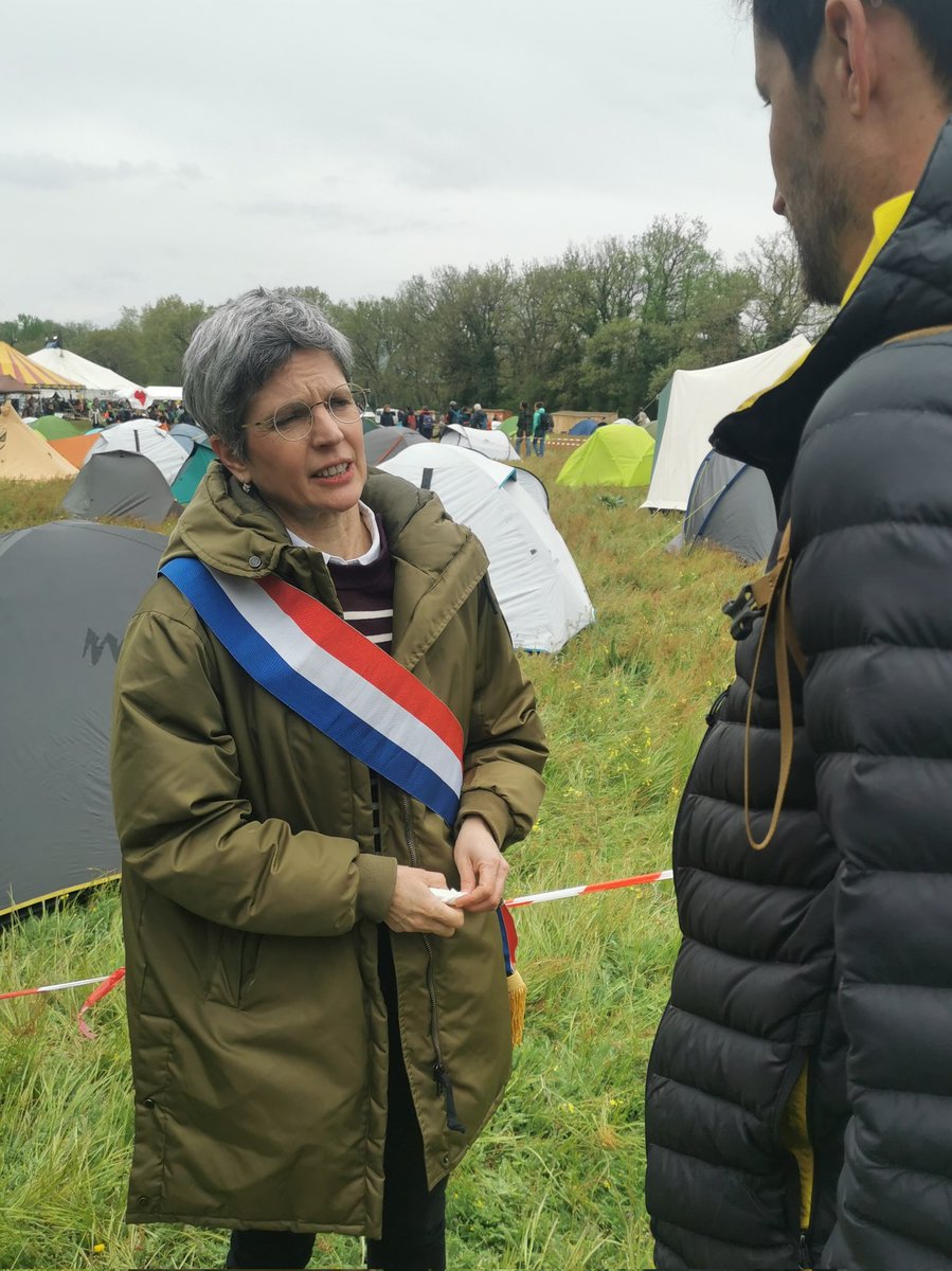 Arrivée de <a href="/sandrousseau/">Sandrine Rousseau</a> sur le camp et la manif contre #a69
"Je dis à <a href="/CaroleDelga/">Carole Delga</a>, libère toi de Pierre Fabre et des industriels ! Sois libre et indépendante !"