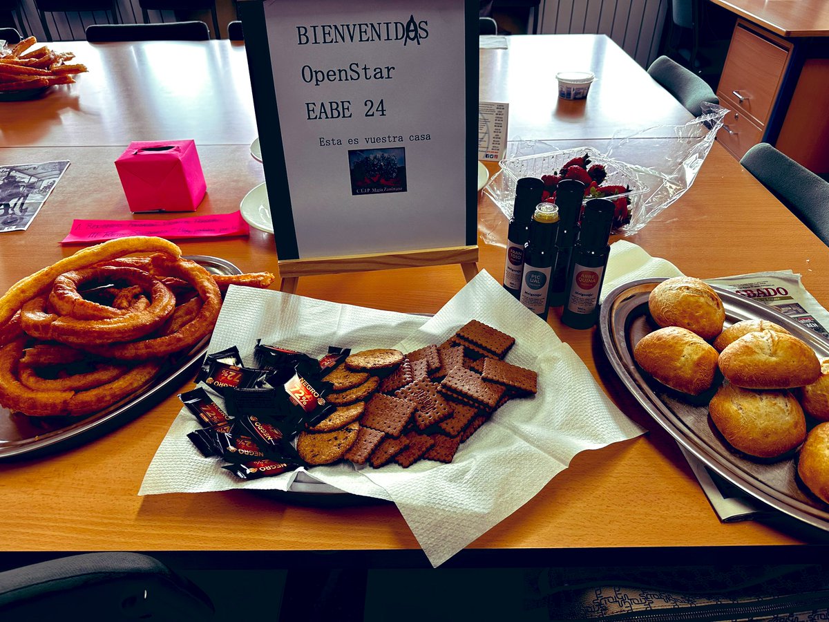 EABEJaen's tweet photo. Mil gracias @ceipmariazambr1 por el acogimiento en #OpenStar y a @jjmelgarejo y su aceite #Melgarejo  que nunca falta 🤩 https://t.co/ZN6d1A1xV3