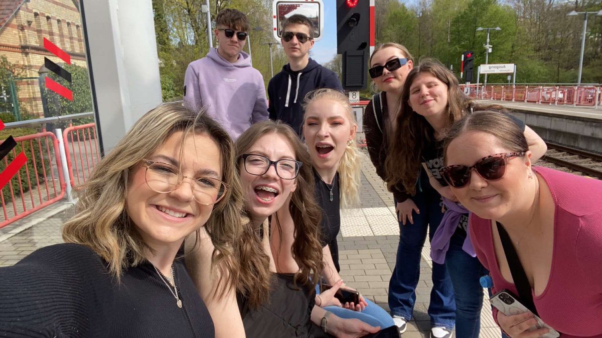 Holliepop1104's tweet image. We are heading to Bonn today! @dm_underwood #erasmus23