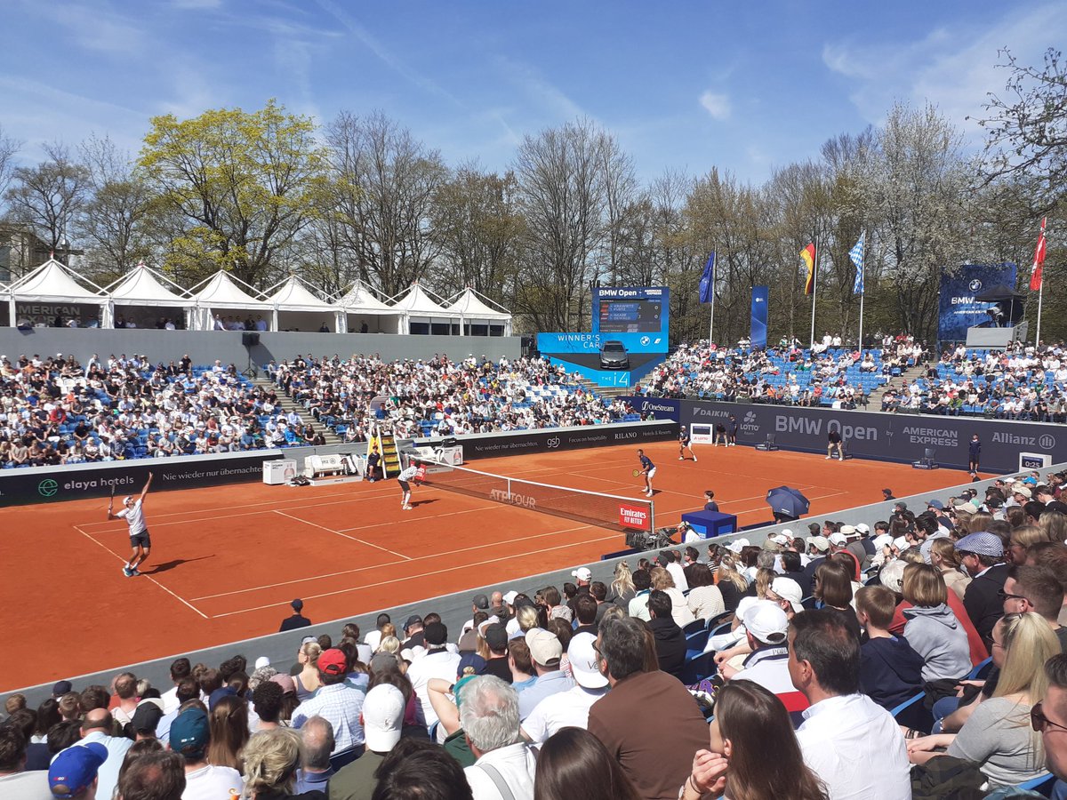 TennisTourTalk's tweet photo. Sunny semi-finals Saturday in Munich 🌞
#ATPTour #ThisIsMunich
#BMWOpen #Munich 🍺 https://t.co/JZ8tZnahqL
