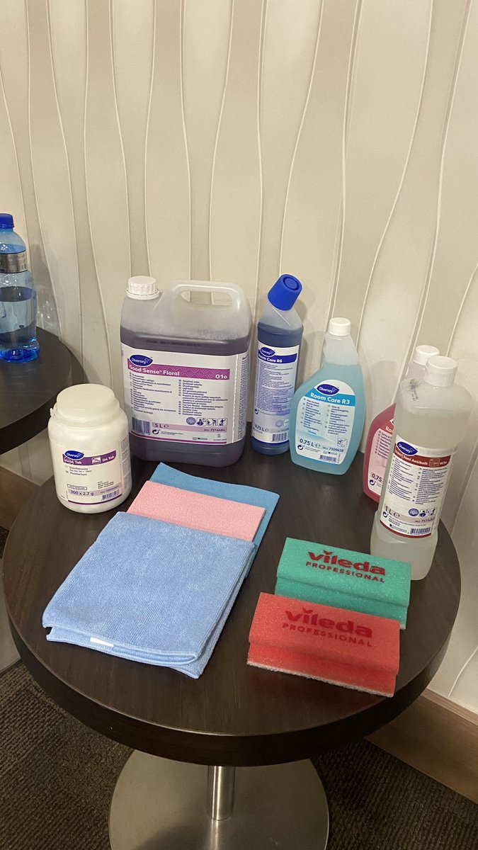 Feder_Calabria's tweet photo. Ieri proficua e partecipata giornata di formazione per le nostre #Governanti sull’importanza del reparto #housekeeping nelle strutture ricettive insieme a Valeria Paglia Hospitality toccando i punti chiave per offrire un servizio di qualità.

#federalberghiacademy #housekeeping https://t.co/cA273z4rJ2