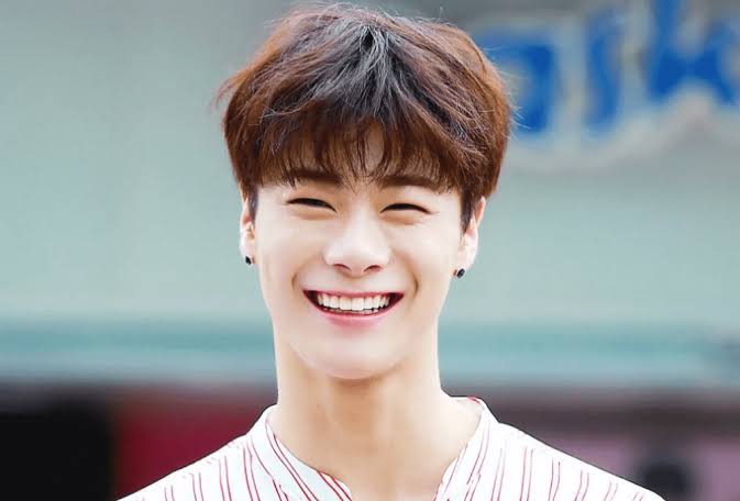 Anything_Asian1's tweet photo. It's not goodbye Binnie... It's see you soon #ASTRO_MOONBIN 🤍💜 we love you to the moon and back https://t.co/AdrWNTthrB