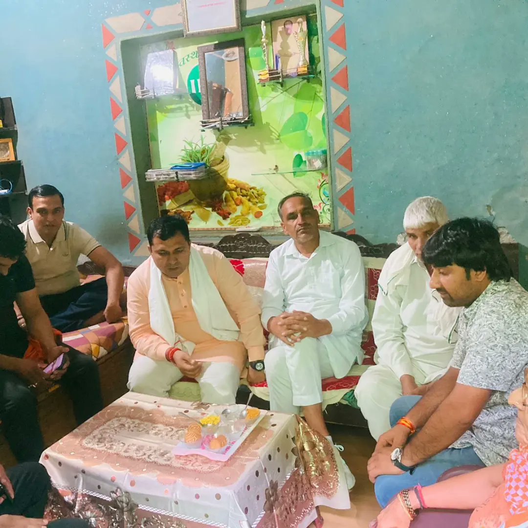 NaveenBunty4BJP's tweet photo. आज अपने हल्के #बहादुरगढ़ बैंक कॉलोनी में भाई Harish Sharma के निवास स्थान पर जाना हुआ और चाय पर चर्चा की इस मौके पर माताओं व युवा भाइयों ने जो मान सम्मान दिया उसके लिए सभी का धन्यवाद
@OPDhankar
@BjpBiplab @BJP4Haryana https://t.co/gjcTRJoelX